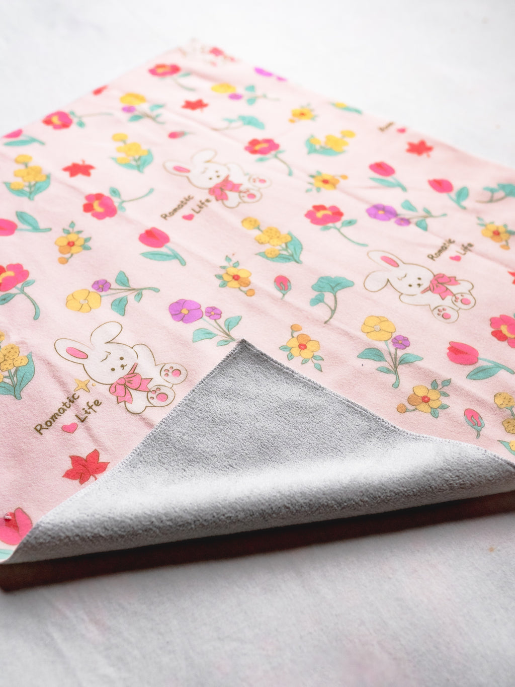 Cute Rabbits Magic Cloth