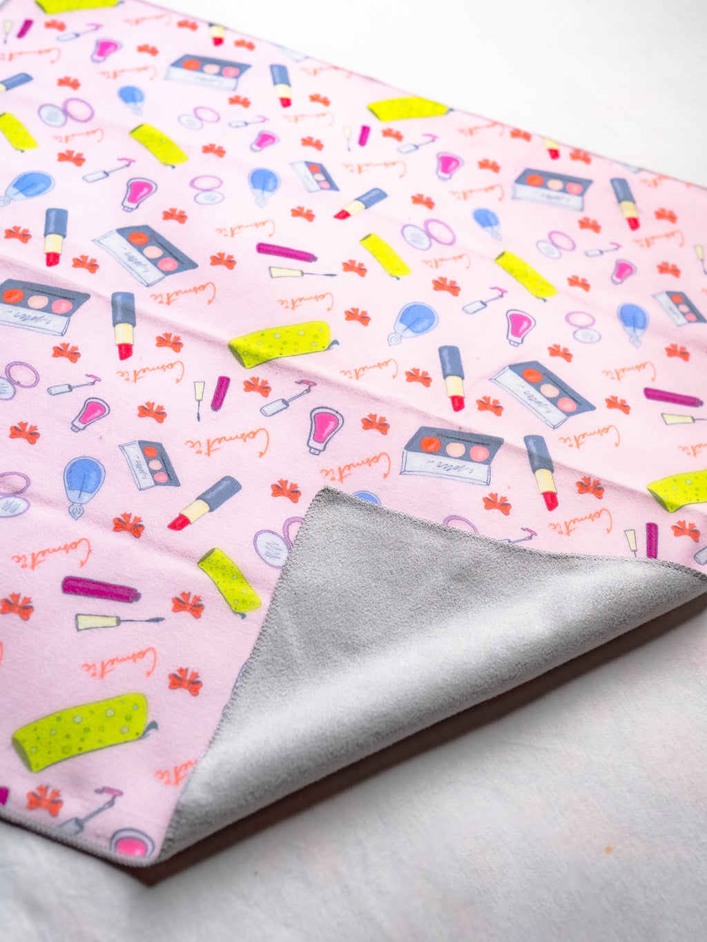 Pink lipstick Magic Cloth
