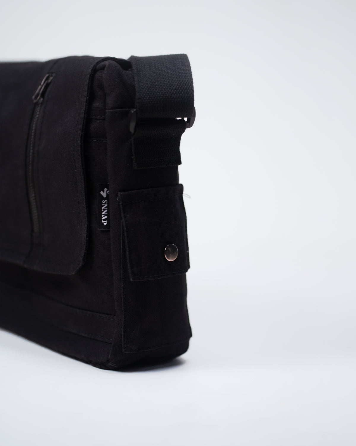 Black Off Beat Messenger Bag