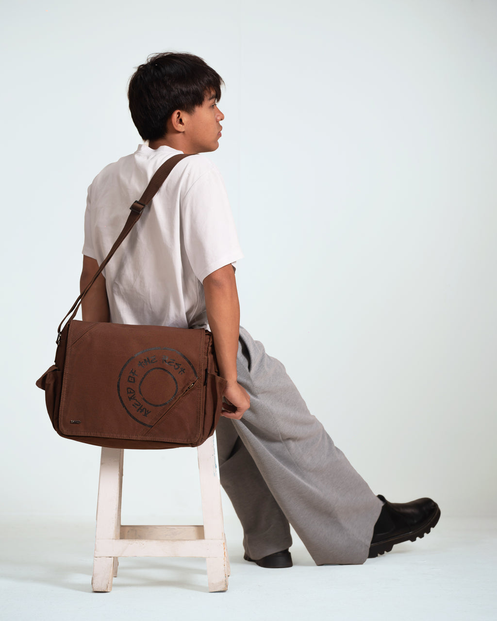 Choco Fine Run Messenger Bag