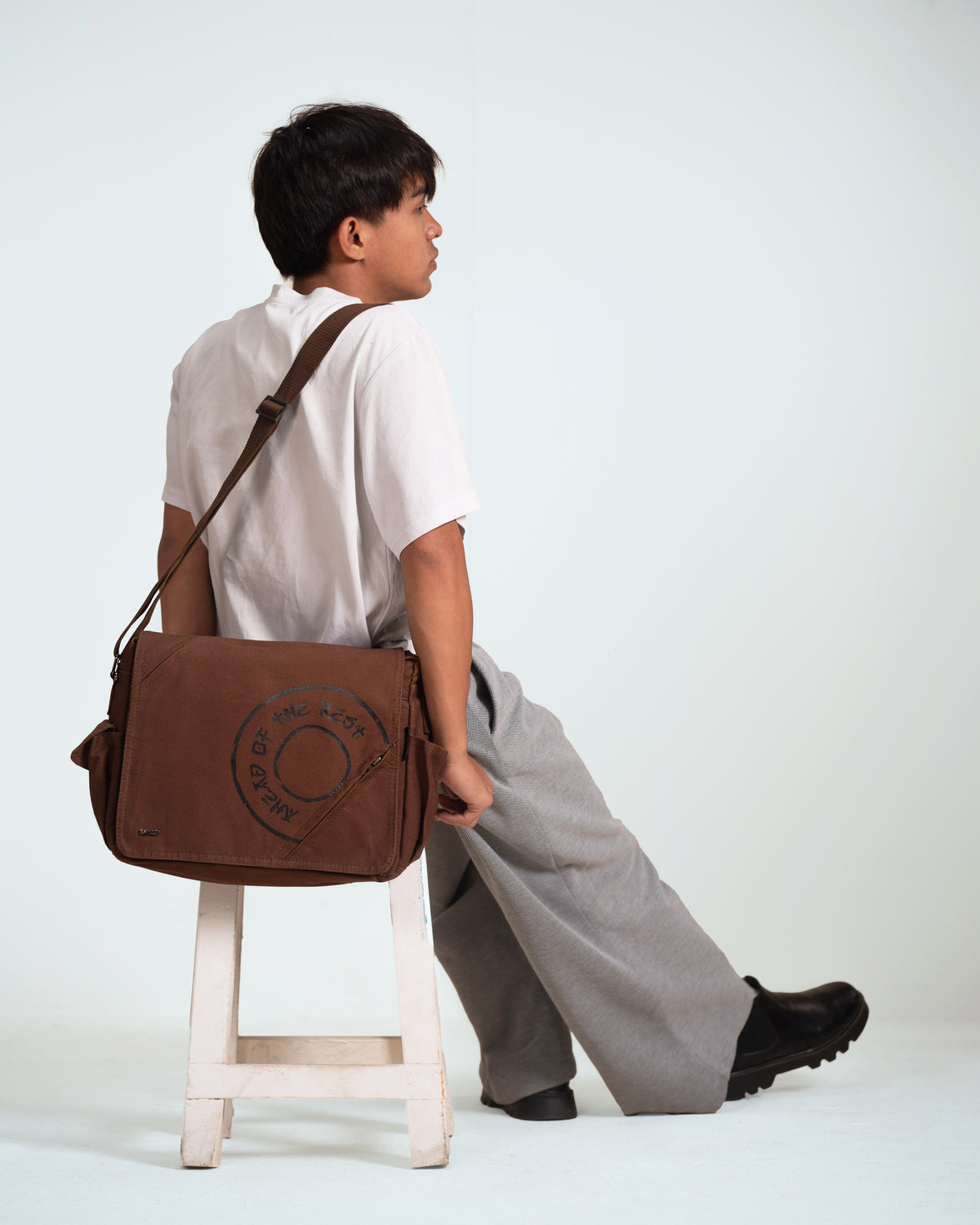 Choco Fine Run Messenger Bag