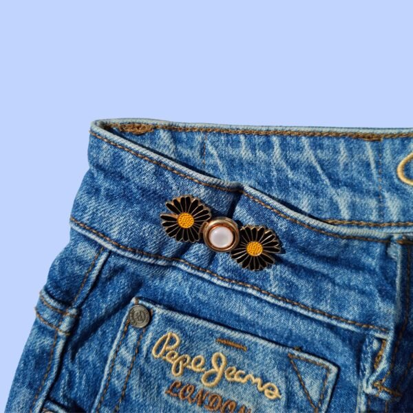 Black Daisy Waist Knots